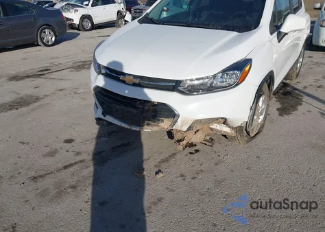 2021 Chevrolet Trax Fwd Ls z USA, uszkodzony, nr VIN KL7CJKSB2MB302241